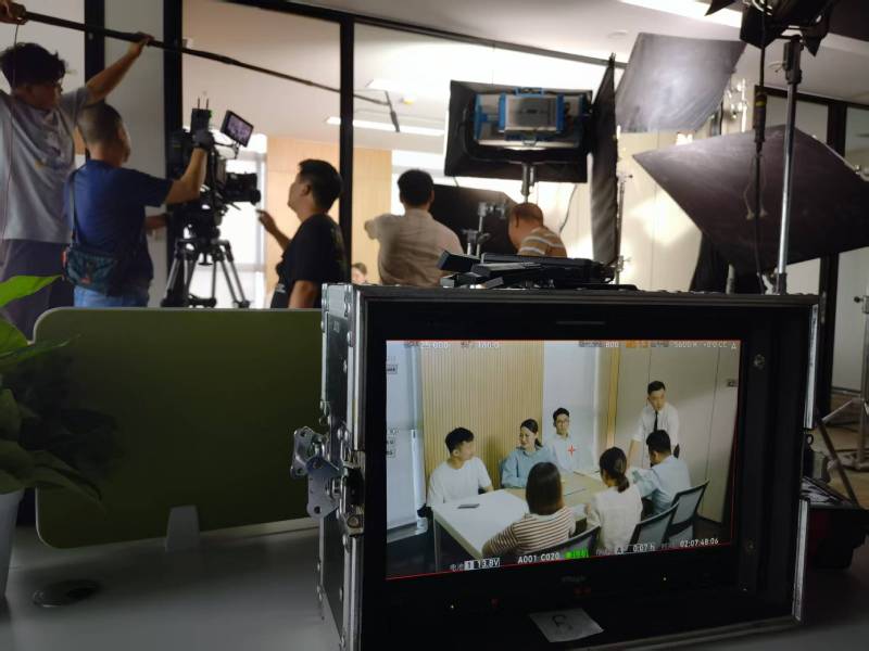 包河区TVC拍摄公司：科技产品视觉化大师，诠释未来感与功能美学